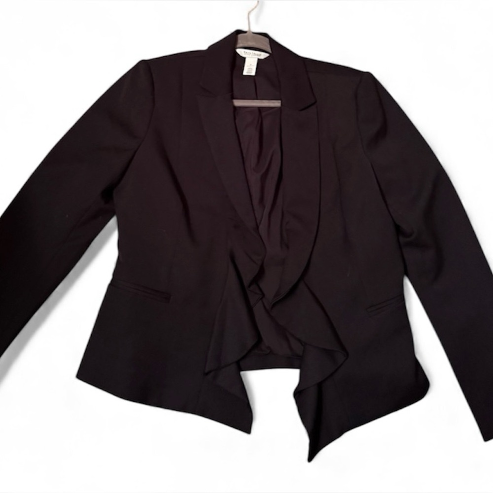 White House/Black Marker- Waterfall Front Black Blazer Size 8